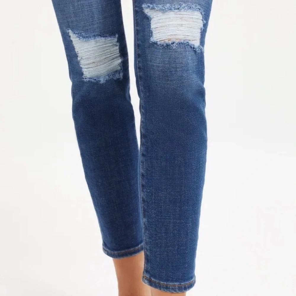 GOOD AMERICAN NWT GOOD CLASSIC 28” INSEAM RIPPED JEANS 0/25 HIGH RISE IN BLUE - Picture 3 of 14